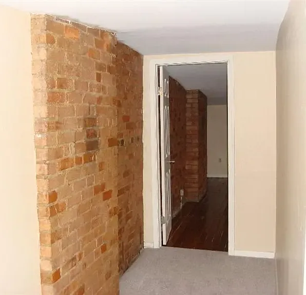 2243 Victor St — Photo 8