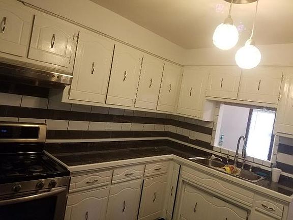 3rd image of 2809 Lake Park Dr