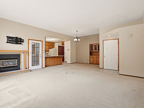 3rd image of 10610 E Nixon Ln
