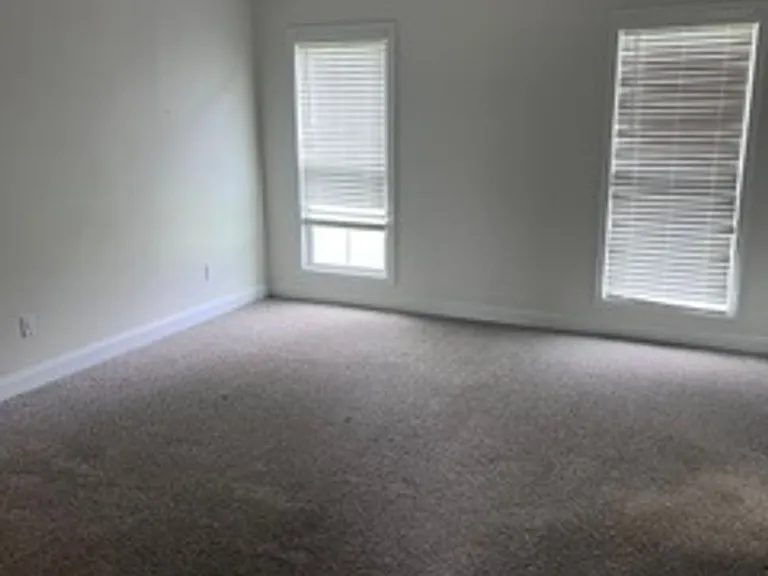 48 Wheatfield Dr — Photo 18
