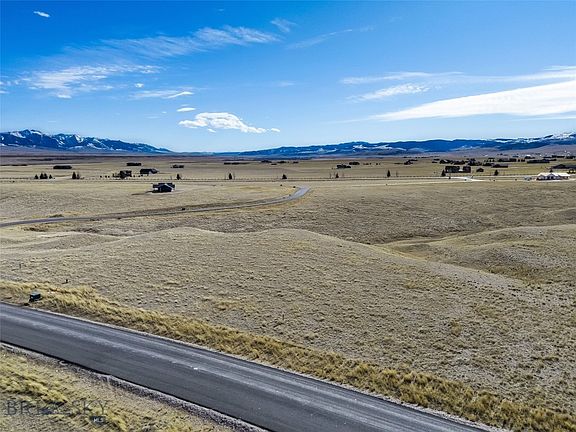 3rd image of 15 Sharon Rose Rd