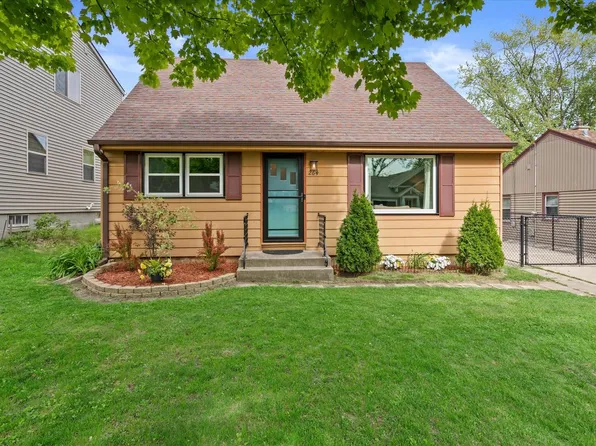264 North 110th PLACE, Wauwatosa, WI 53226