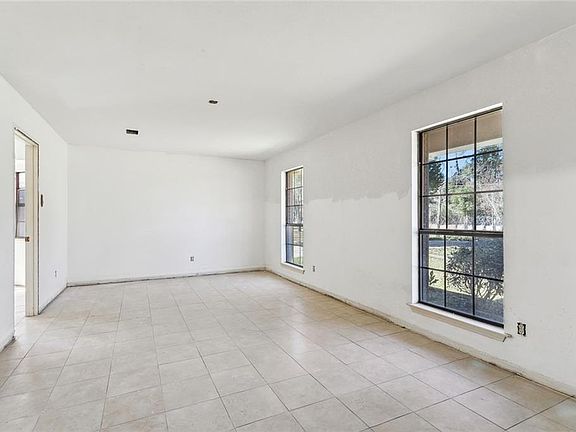 5th image of 301 Steele Rd