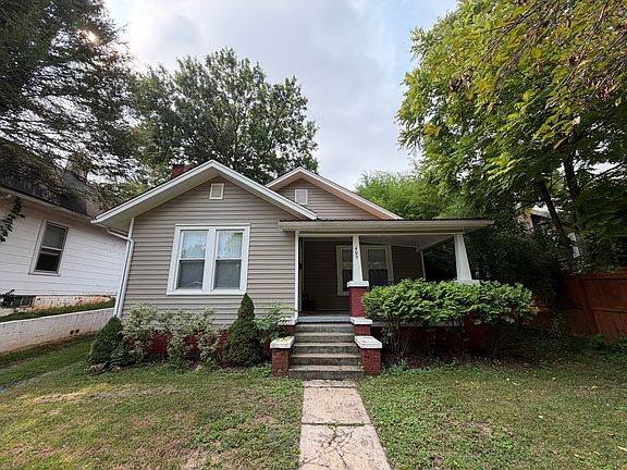 5th image of 409 W Locust St