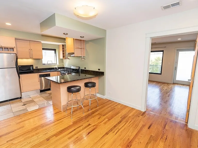 1607 Simpson St #2W — Photo 8