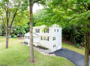 54 Woodland Dr, Vernon, NJ