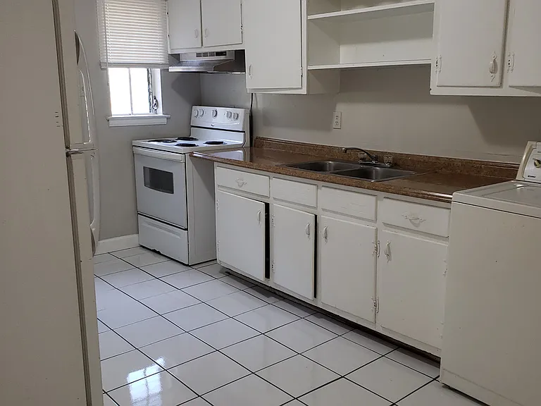 3804 Carnes Ave — Photo 5