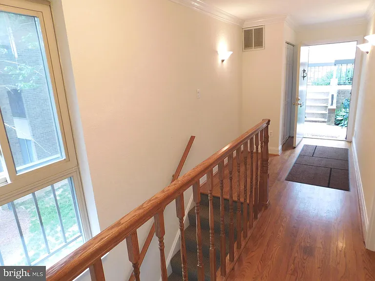 1741 S Hayes St #1 — Photo 3