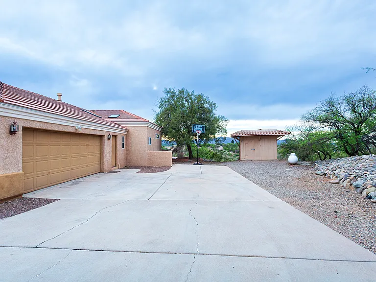 414 Bury Ct — Photo 47