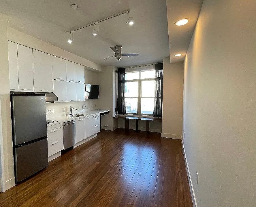 1st image of 38 Harriet St #402
