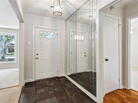 4th image of 2472 Oriole St