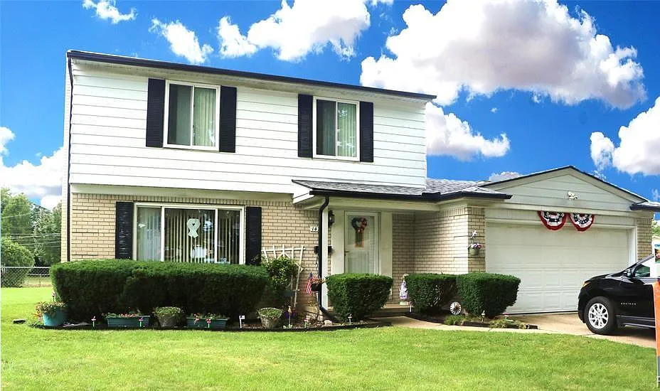 14704 Rose Ct photo 1