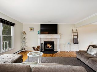 80 May Dr, Calverton, NY 11933