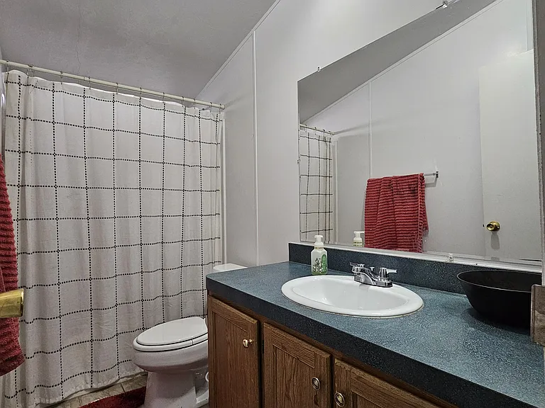 1510 W Ruth St — Photo 2