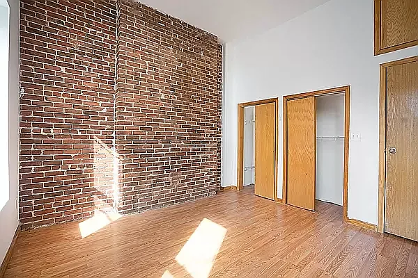 Rented by Waldstar Real Estate LLC | media 26