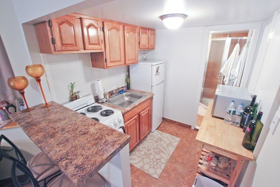 1st image of 221 E 85th St #Basement