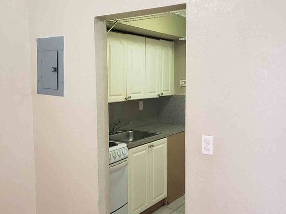5th image of 1949 NE 172nd St APT 6