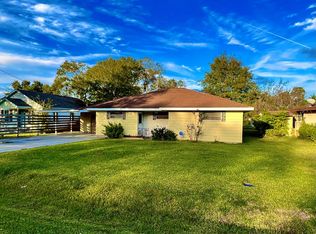 2606 4th Ave, Groves, TX 77619