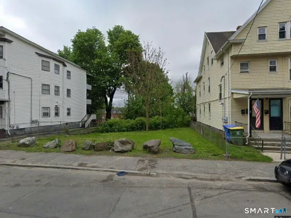 20 Walnut Avenue, Waterbury, CT 06704