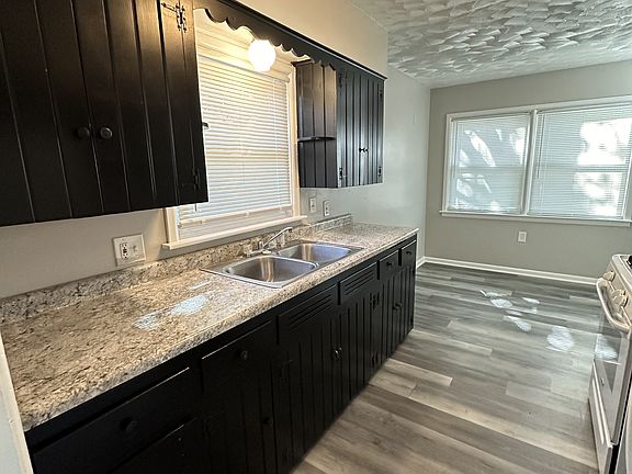 4th image of 3154 Arline Ave #3