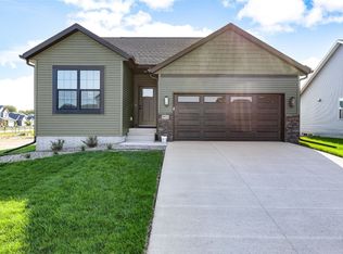 8926 Norway Dr NE, Cedar Rapids, IA 52402