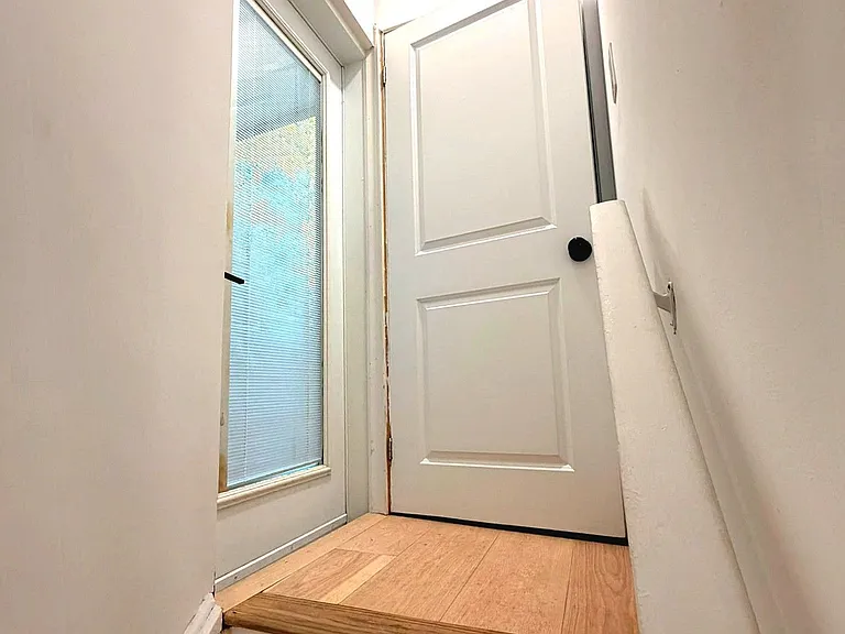 110 Woodpark Pl #BASEMENT — Photo 3