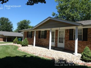 11 Friendship Dr, Belleville, IL
