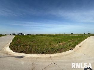 5726 Martin Ave, Bettendorf, IA 52722