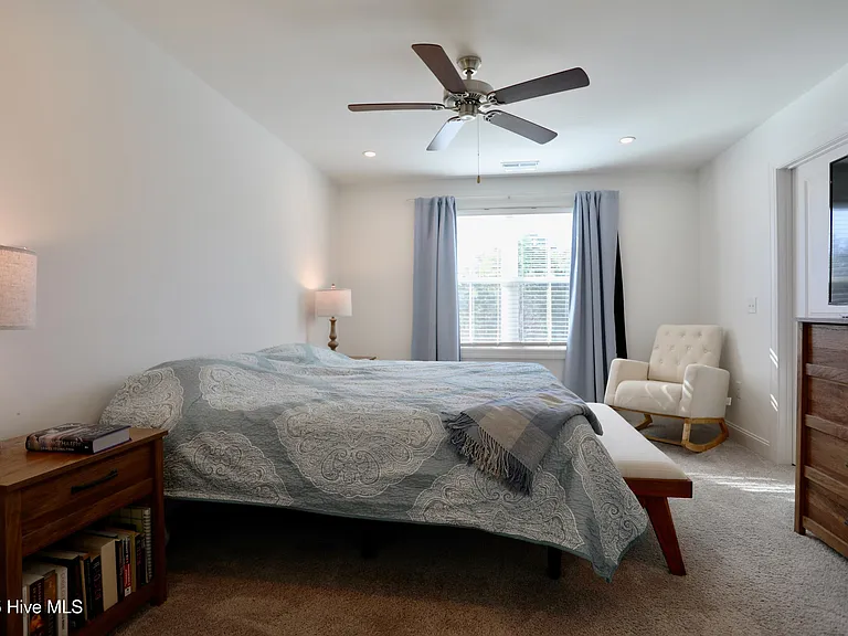 100 Falkirk Ct — Photo 25