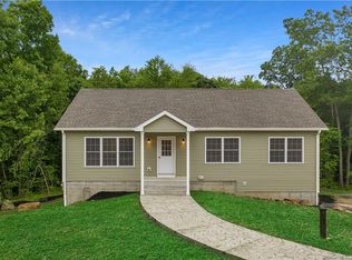 57 Carol Dr, Uncasville, CT 06382