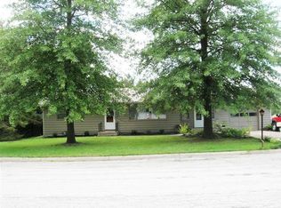 303 Navaho Dr, Keokuk, IA 52632