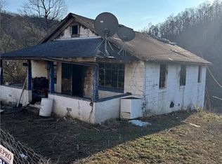 50 Graley Rd, Racine, WV 25165