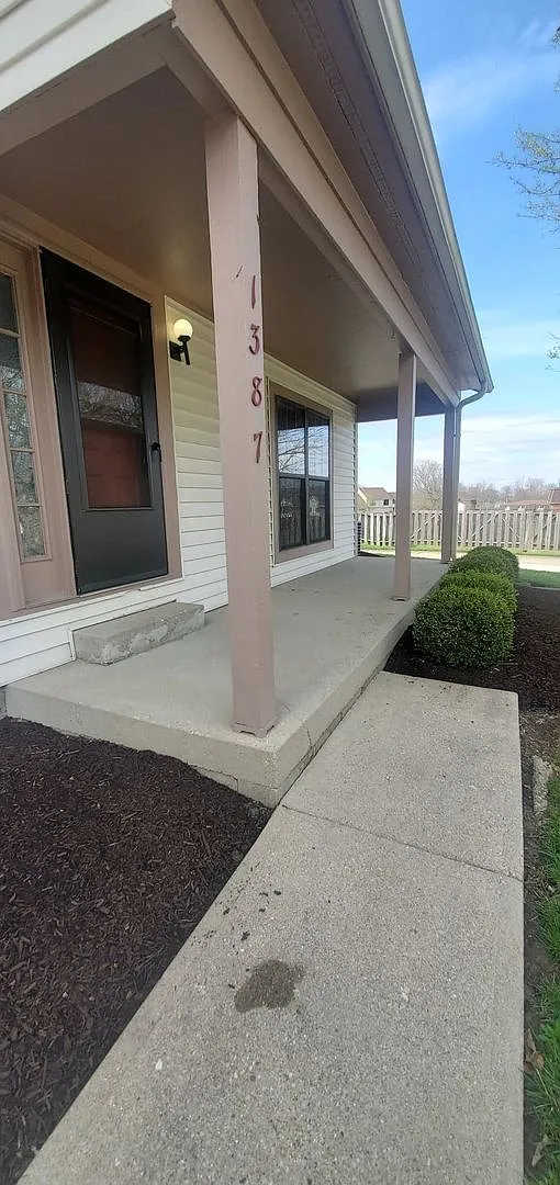 Cozy 2-bedroom 1.5 bath condo — Photo 2