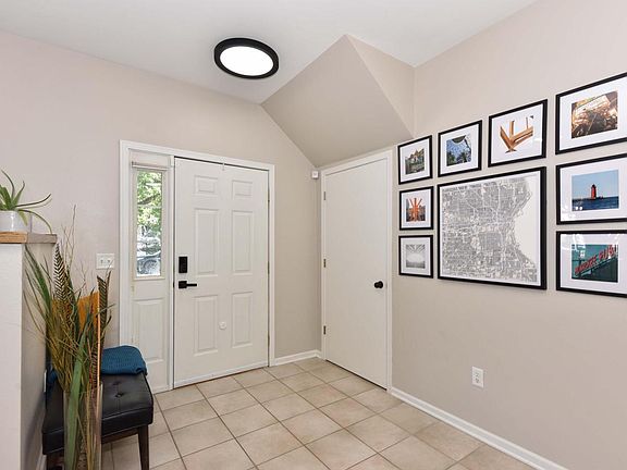 2nd image of 339 W Vine STREET