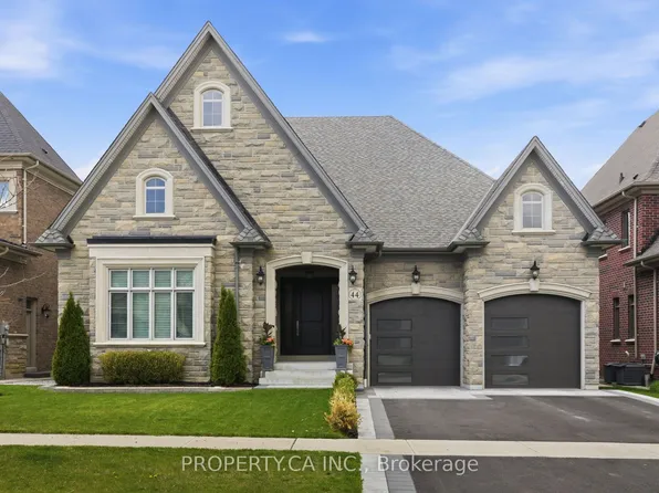 44 Hogan Ct, King, ON L7B 0M1