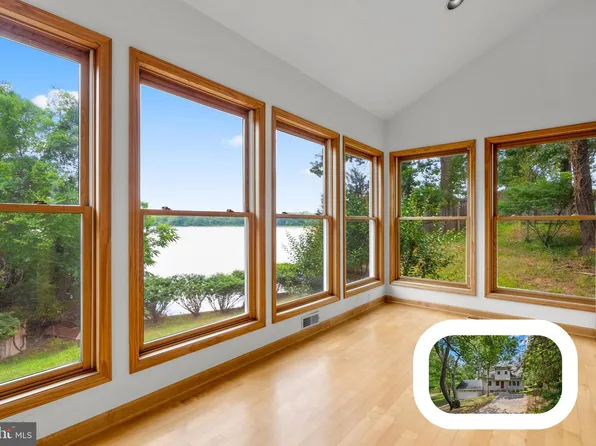 435 Broad Creek Dr, Fort Washington, MD 20744