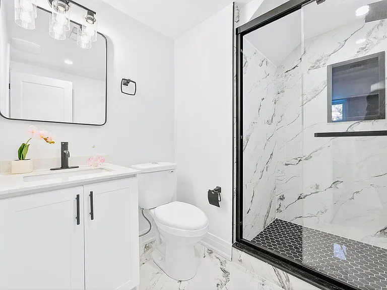 40 Westaway Pl #LOWER — Photo 3