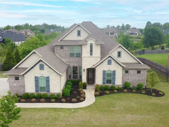 1100 Bendelow Dr, Cave Springs, AR 72718