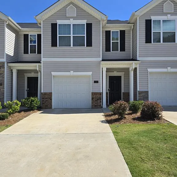 1118 Evelynnview Ln — Photo 1