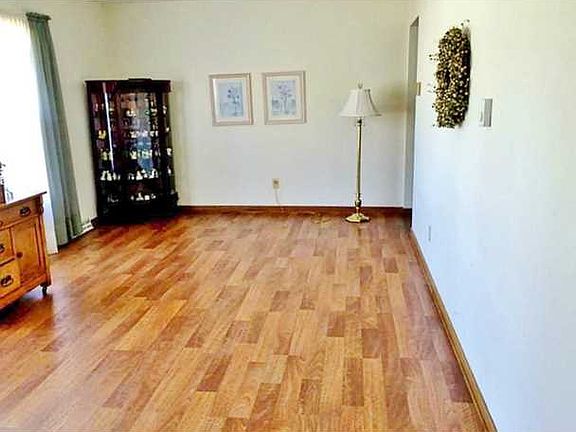 4th image of 103 Woodlawn Dr
