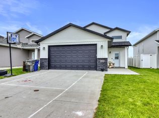 3041 33rd Ave S, Moorhead, MN 56560