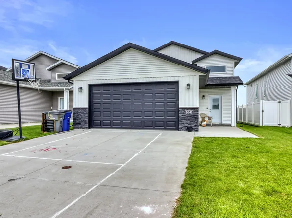 3041 33rd Ave S, Moorhead, MN 56560