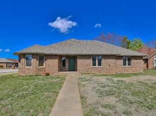 3741 W Birchwood Ct, Springfield, MO 65807