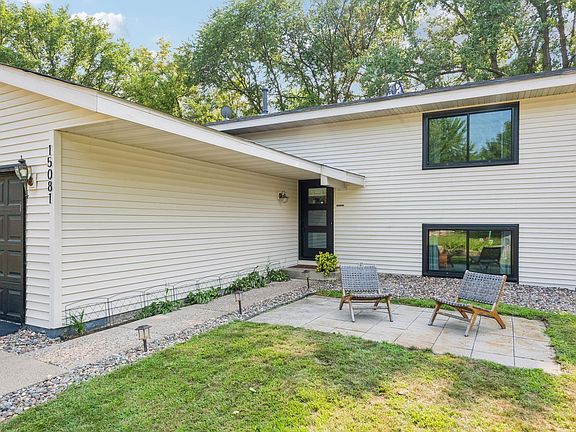4th image of 15081 Summerhill Dr