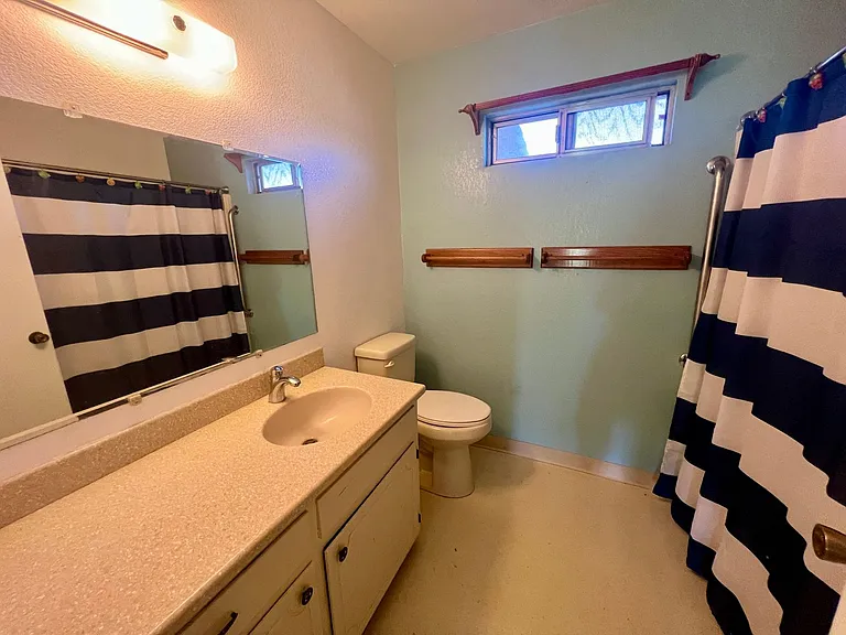 11015 Schafer Ave — Photo 21