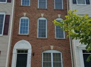 42798 San Sebastian Ter, Chantilly, VA 20152
