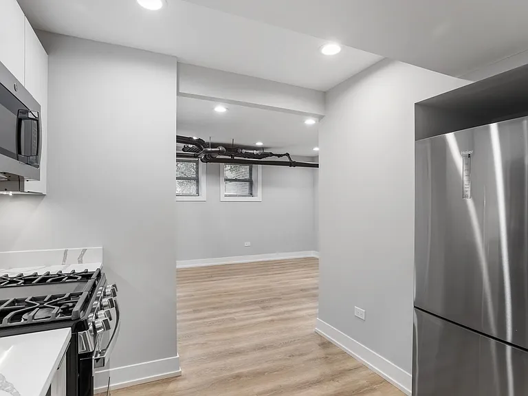 6929 N Lakewood Ave — Photo 5