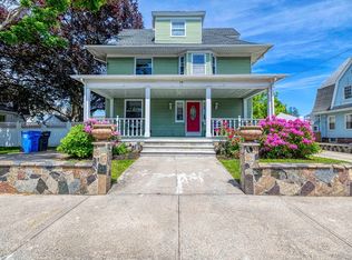 15 Henry St, Cranston, RI 02905