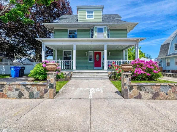 15 Henry St, Cranston, RI 02905