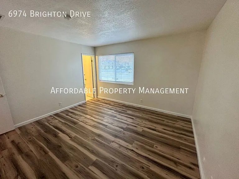 6974 Brighton Dr — Photo 8